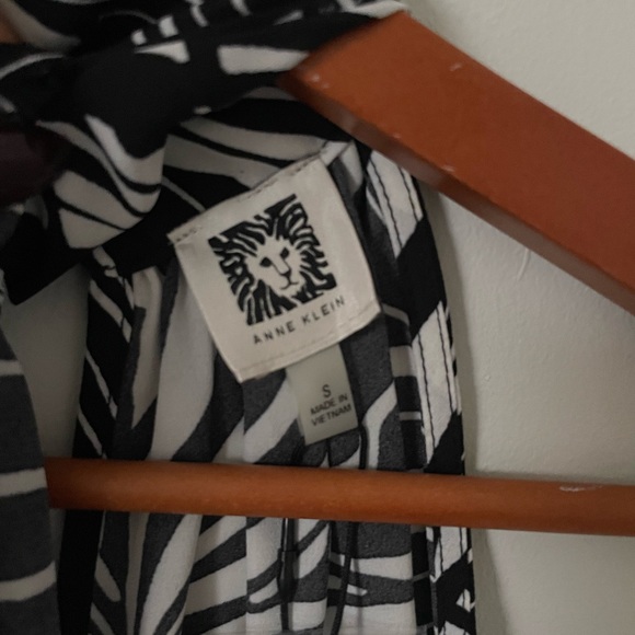 Anne Klien brand new twist front halter - Picture 4 of 4